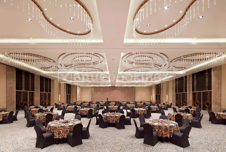 Luxury Ballrooms in 5-Star Hotels for a Grand Wedding in Kolkata