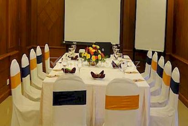 Breeze Hotel Kilpauk Chennai Banquet Hall Menu, Price, Reviews