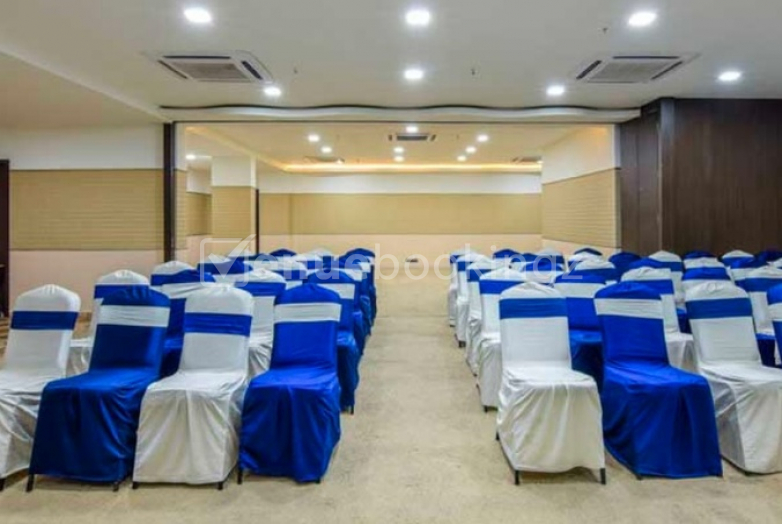Conference Halls in Akshaya Aura Hotel Gandhi Nagar Bangalore