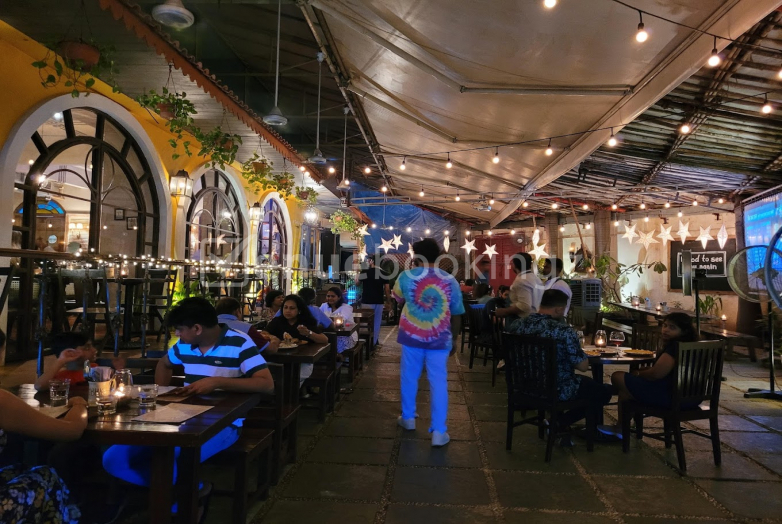 Cocktail Party Venue in 1 BHK - Brew House Kitchen Andheri West Mumbai