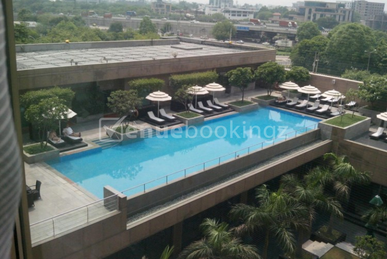 Poolside Venue in Crowne Plaza Sector 29 Gurgaon