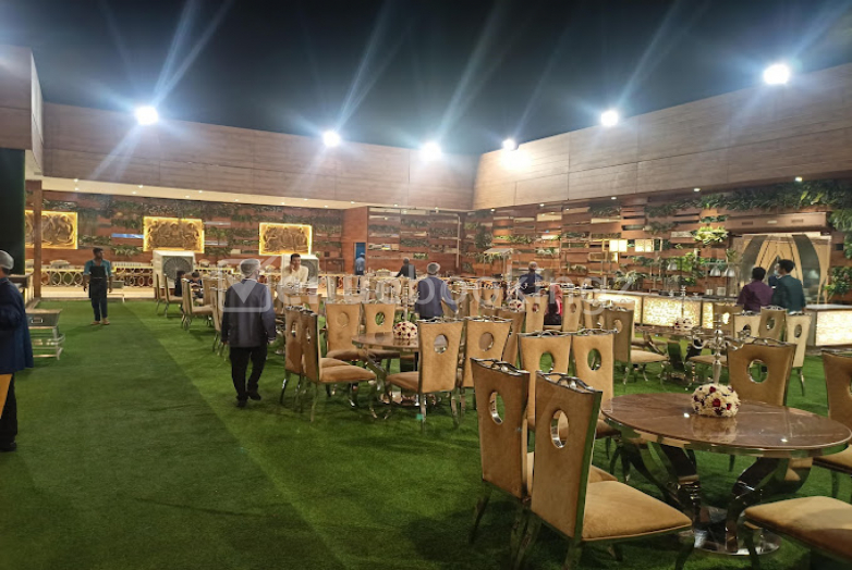 Banquet Halls  in Radha Palace Karakardooma Delhi