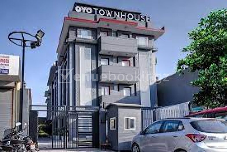 Engagement Venue in OYO Townhouse 044 Sector 14 Gurgaon