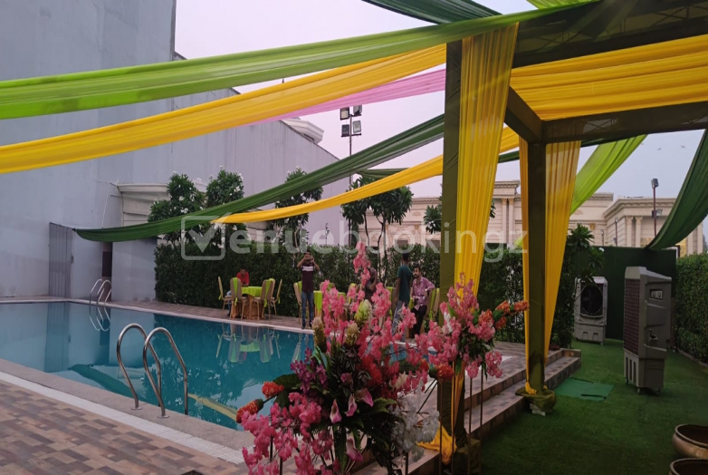 Poolside Venue in Le Luxe Banquet & Farm Sector 2 Gurgaon