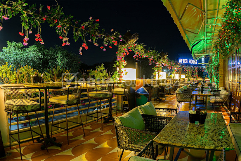  in Cafe After Hours Dwarka Delhi NCR