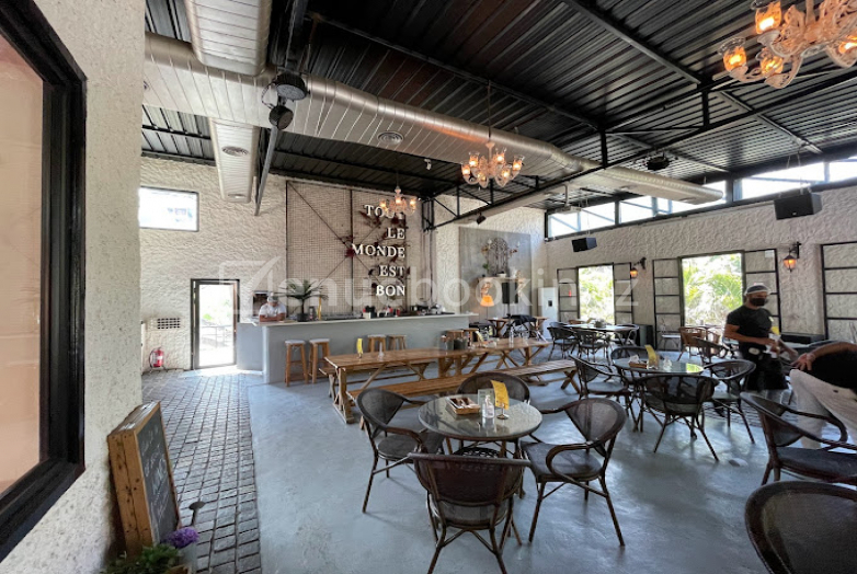  in LÃ© Vantage CafÃ© Bar Jubilee Hills  Hyderabad