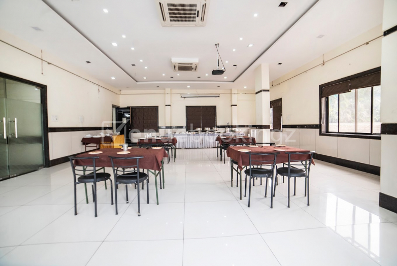 Banquet Halls  in Fabhotel Swan Paradise Pipliya Rao Indore