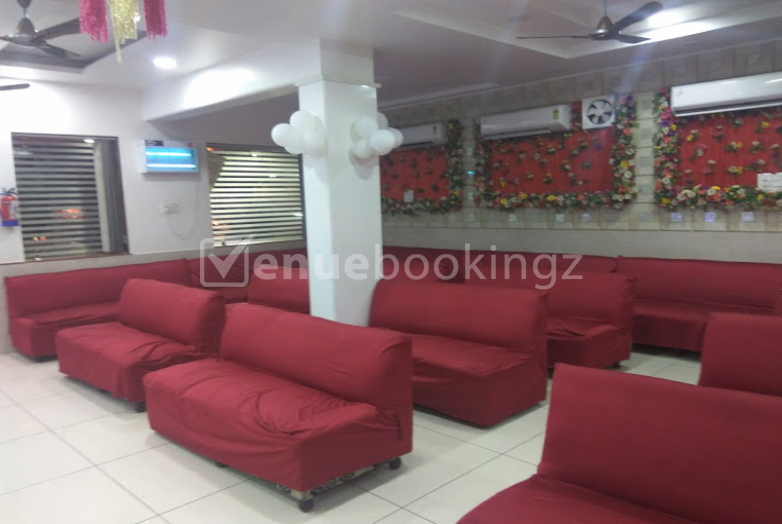 Banquet Halls  in Vinayak Restaurant Shahdara Delhi