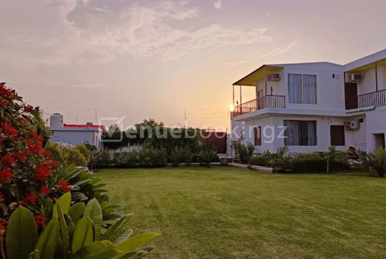  in Aadvan Farmhouse DLF Phase 2 Gurgaon